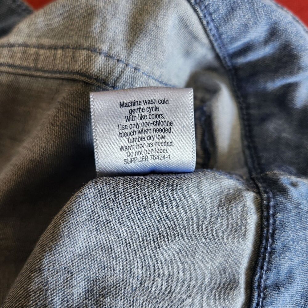 St Johns Bay Embroidered Denim Capri Pants Cargo Pocket Stretch Blue Womens 4 - Picture 8 of 13